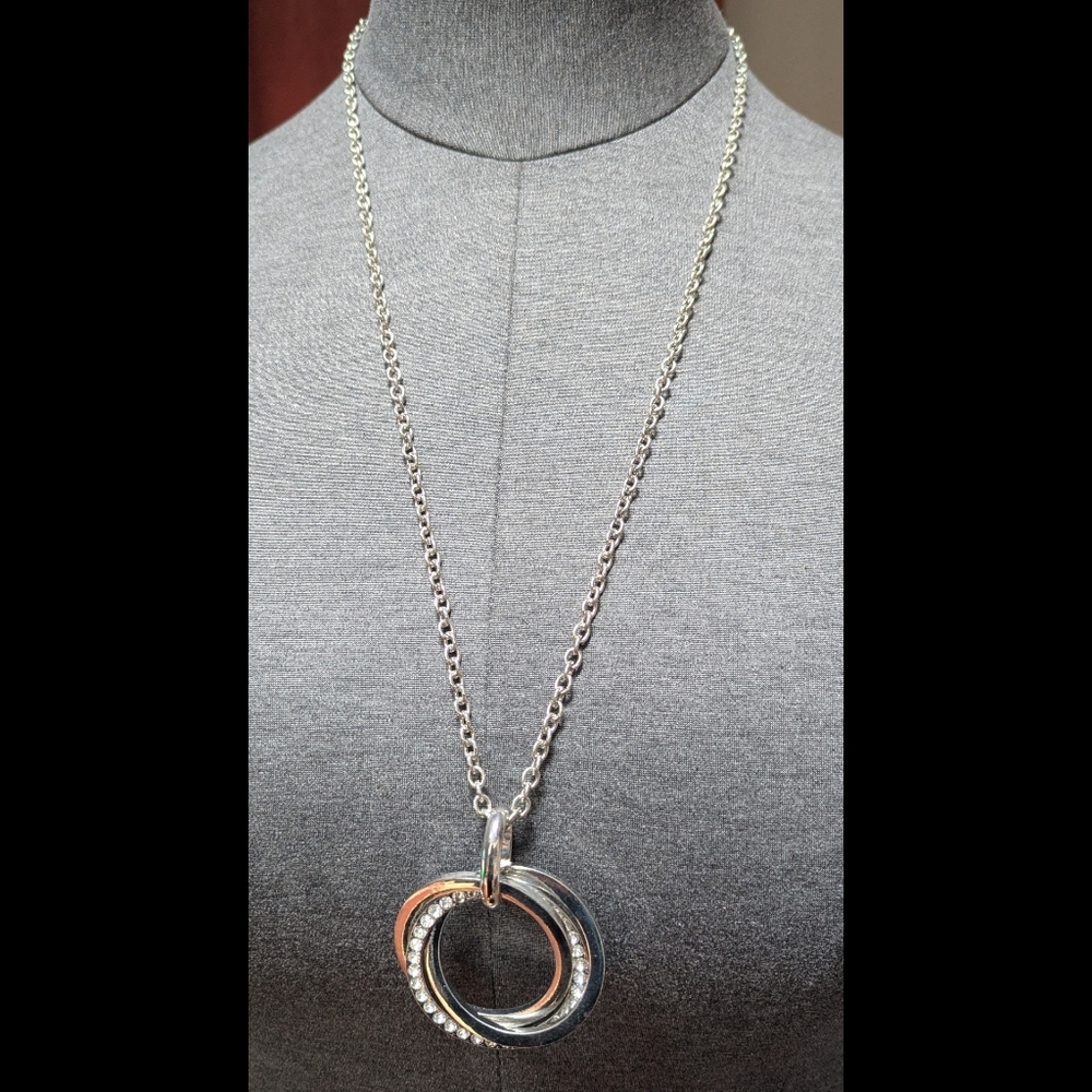 Multi-Circle Pendant Necklace